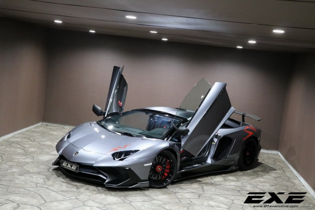 アヴェンタドール SV LP750-4 ロードスターの画像1