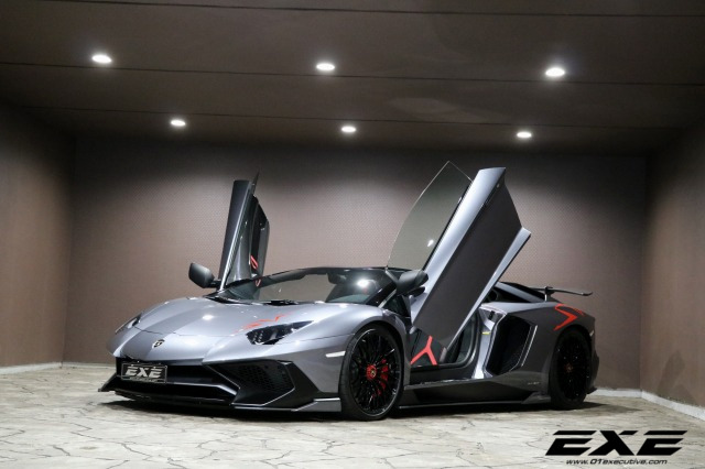 アヴェンタドール SV LP750-4 ロードスターの画像2