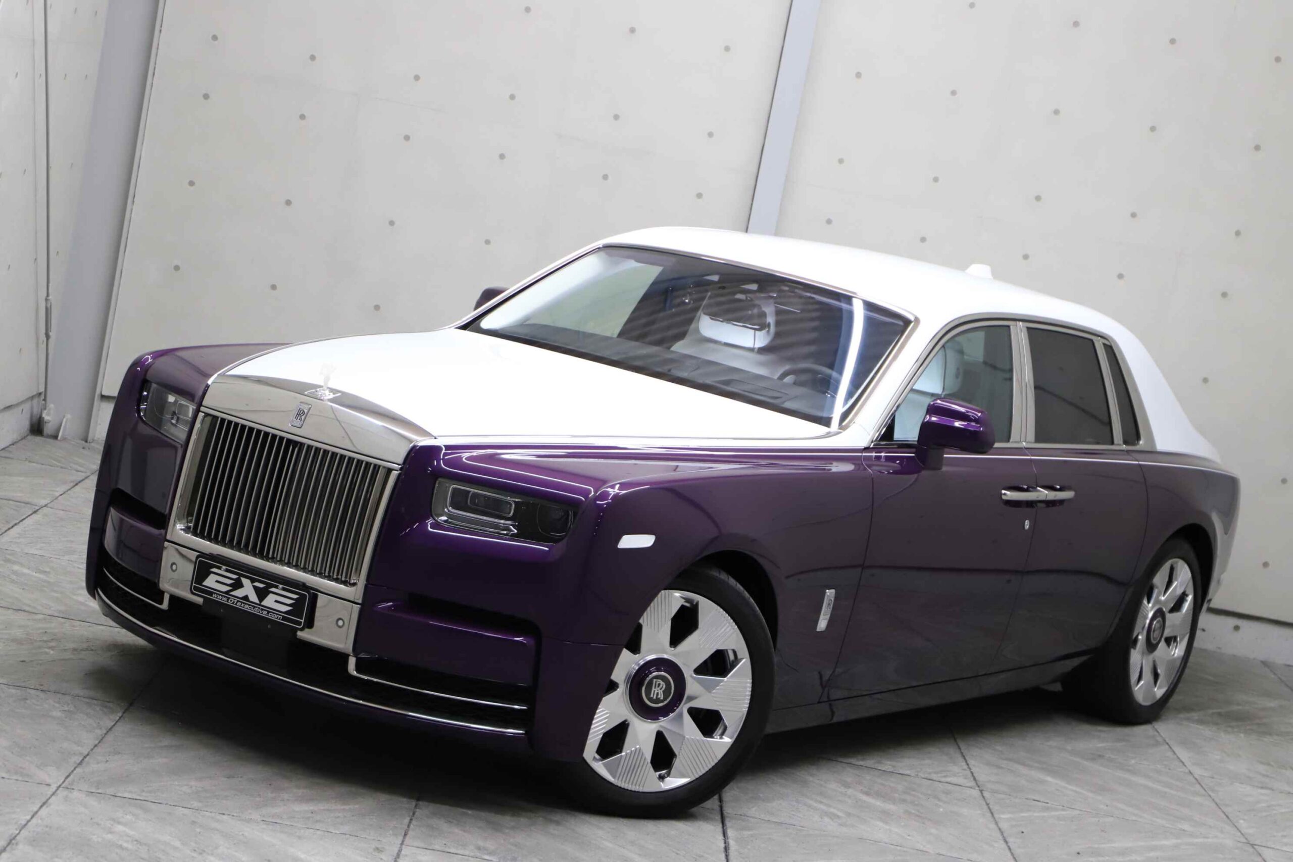 ファントムⅧ シリーズⅡ 4人乗り | 在庫情報 | 株式会社エグゼクティブ