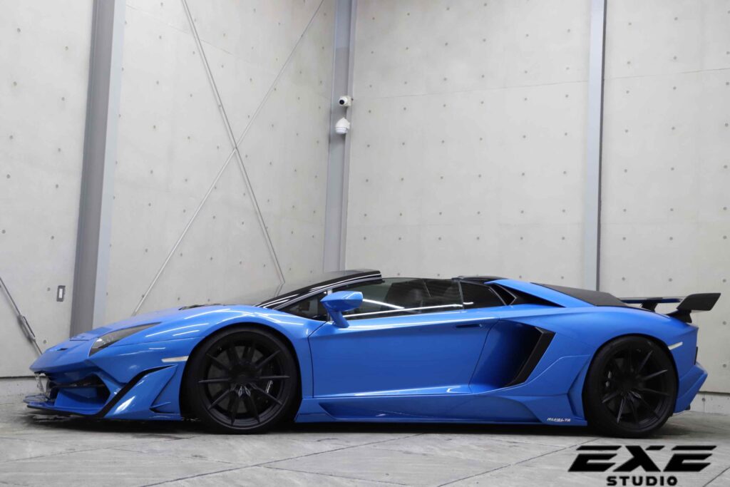 アヴェンタドール LP700-4 ロードスター RI.VALTAの画像3